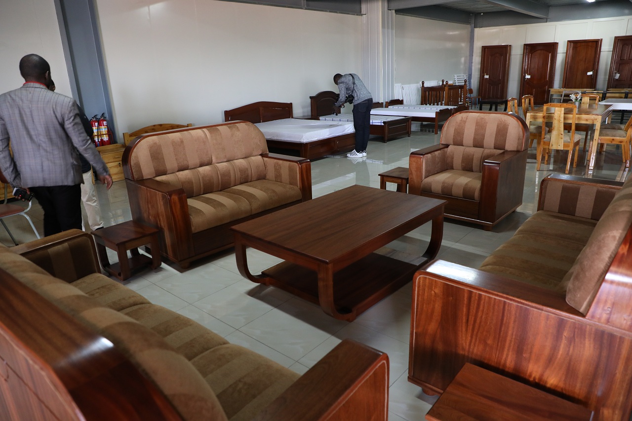 ibikoresho bikorerwa muri AMEKI Meuble