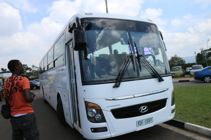 Imodoka itwaye abayobozi