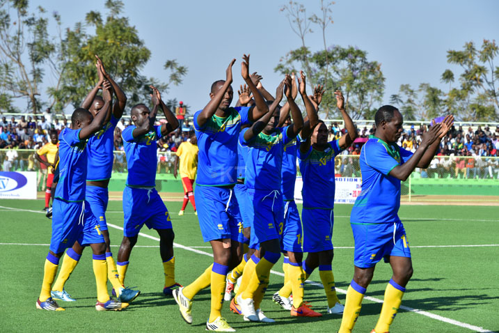 Bashimira abafana bari baje kubashyigikira ari benshi