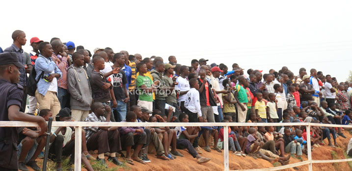 Abafana barebaga umupira akenshi batuje ...