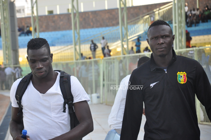 Tidiana Kone (wambaye umukara), rutahizamu uturutse muri Mali, nawe yakoze imyitozo ye ya mbere muri Rayon Sports