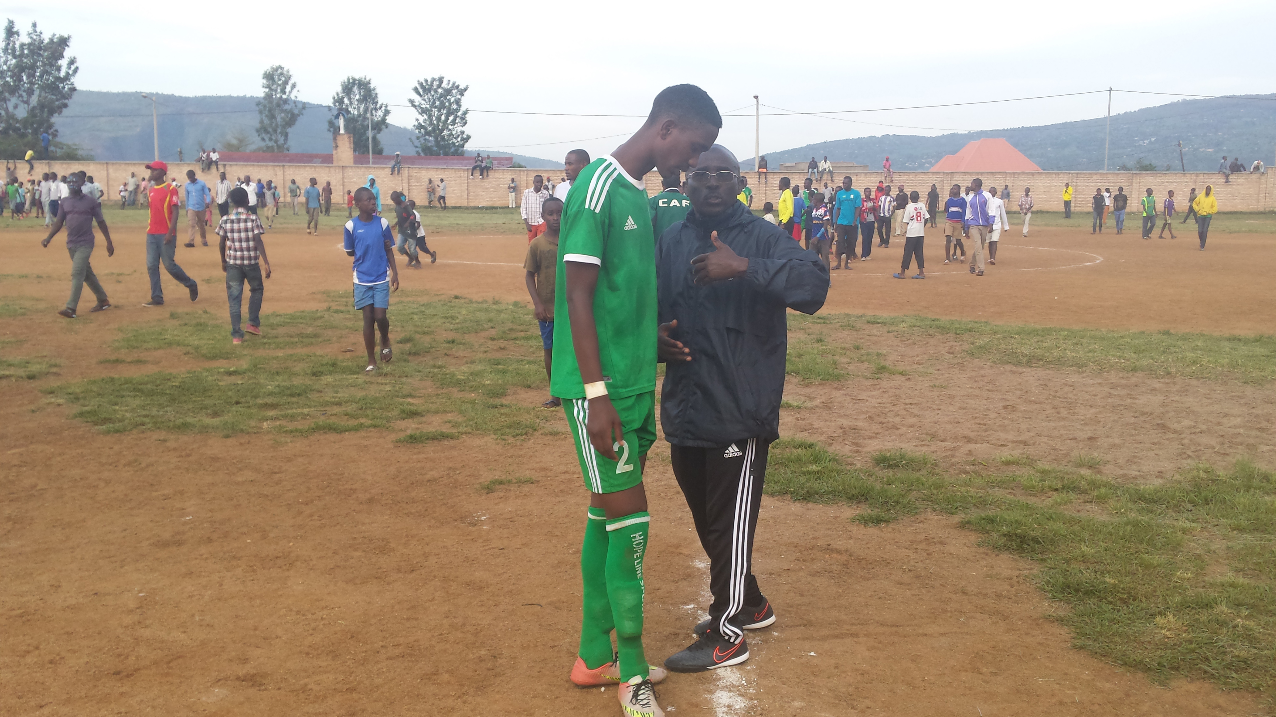 Kanamugire Aloys akosora abakinnyi be, akanemeza ko ashaka kwitwara neza mu mikino itaha