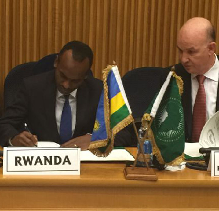 Aha bashyiraga umukono kuri ayo masezerano