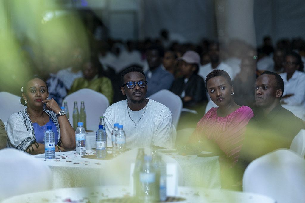 Bamwe mu bahanzi nabo ntibajya batangwa