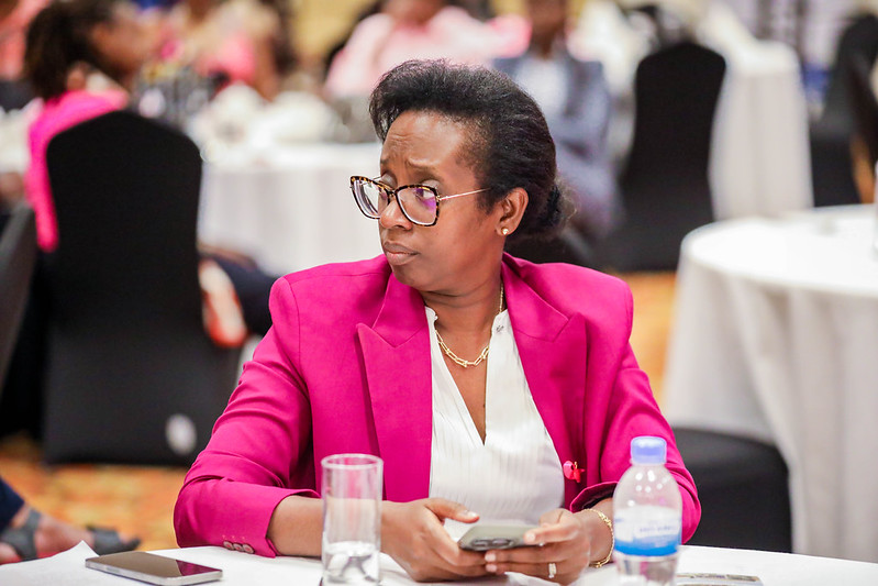 Umuyobozi Mukuru wa Banki ya Kigali, Dr. Diane Karusisi, yitabiriye ibiganiro bijyanye n'ubukangurambaga bwo gukusanya inkunga yo kurwanya kanseri y'ibere