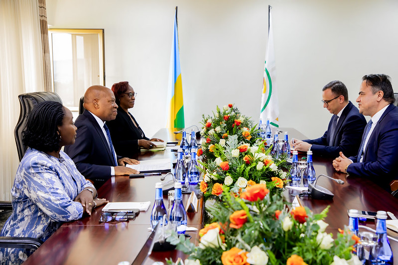 Impande zombi mu biganiro