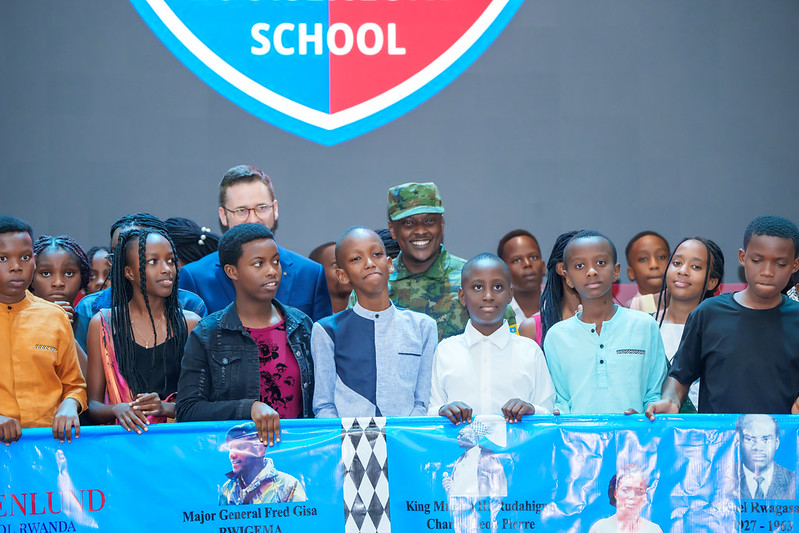 Umuvugizi wa RDF aganiriza abana babyiruka mu ishuri rya Ntare, Bugesera