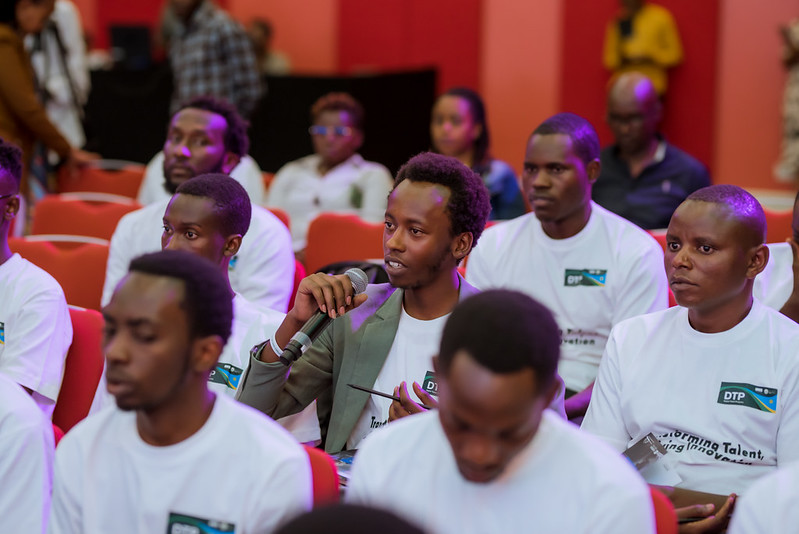 Bahamya ko ibyo barimo kwiga bitazatuma bashomera