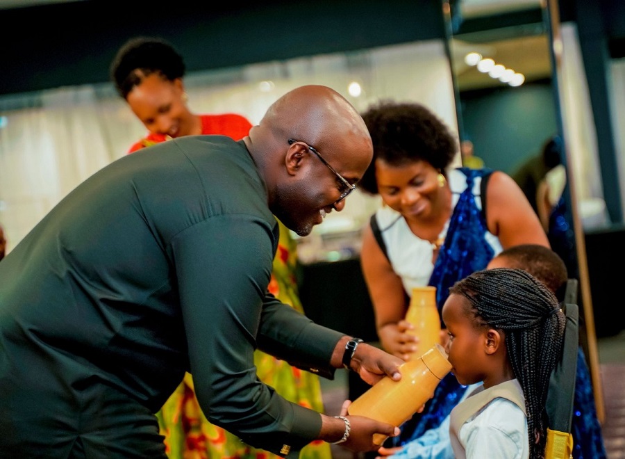 Minisitiri Nduhungirehe aha amata abana