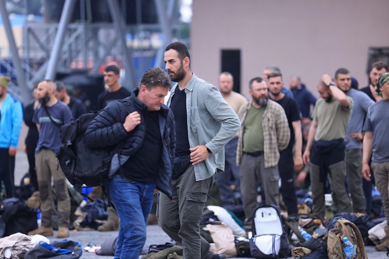 Abacanshuro ba Rumaniya ubwo banyuraga mu Rwanda FARDC imaze kwirukanwa i Goma. Congo iracyishingikirije ku bacanshuro