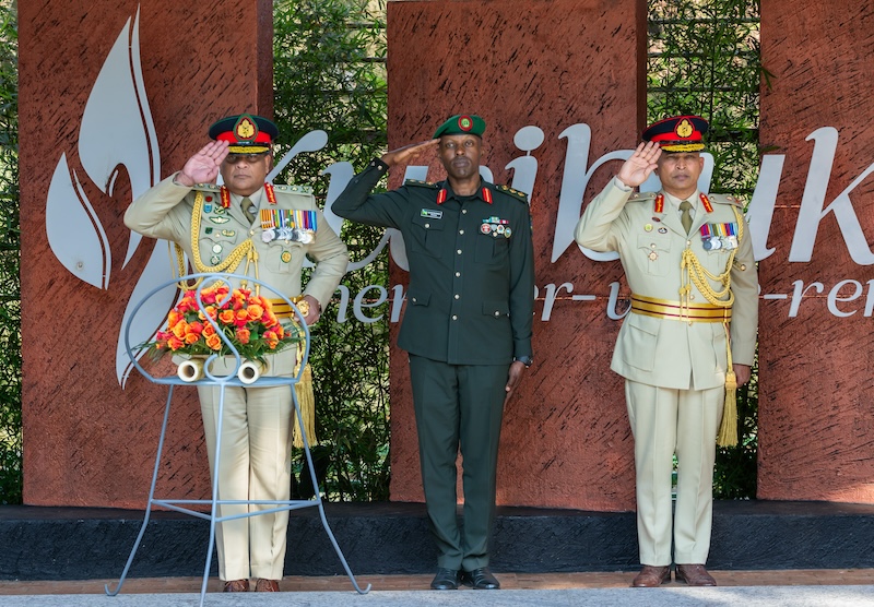 Umugaba Mukuru w'Ingabo za Sri Lanka, Gen Shavendra Silva yunamira inzirakarengane za Jenoside yakorewe Abatutsi