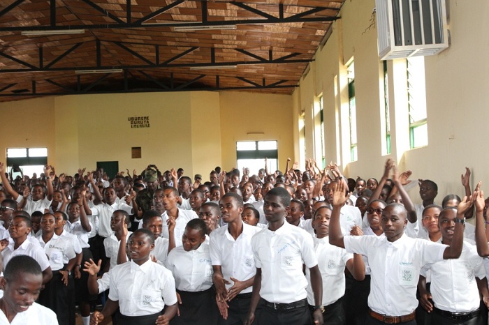 Abanyeshuri bishimiye impanuro bahawe na Minisitiri Munyakazi