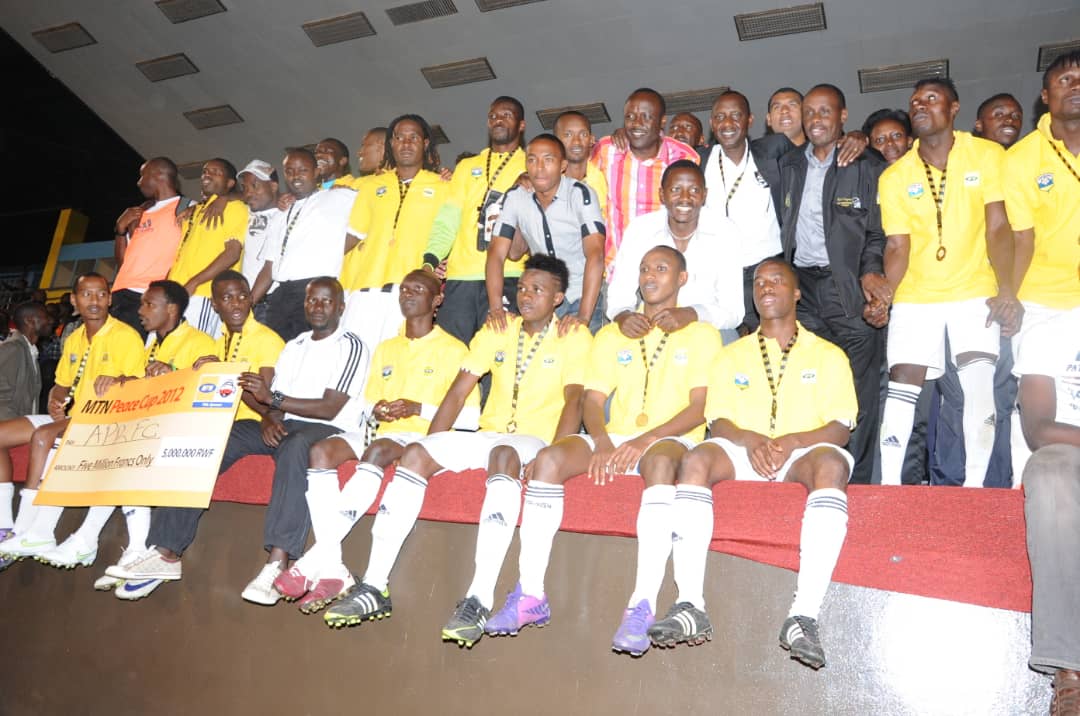 Papy Fatty na bagenzi be bishimira igikombe cy'Amahoro 2012