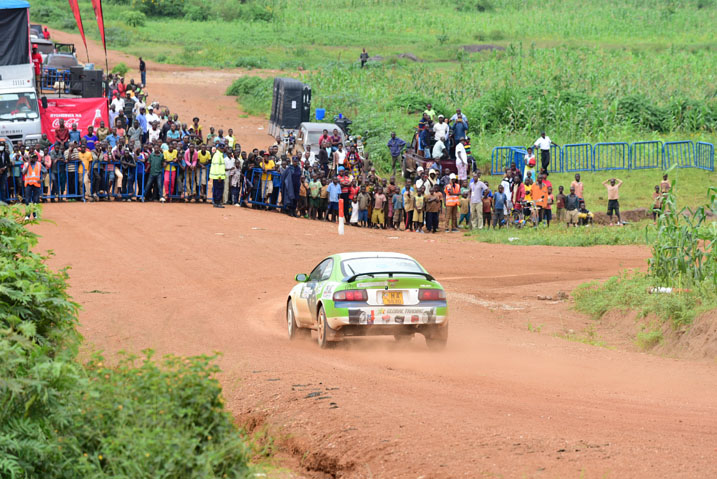 Abatuye i Bugesera bitabira cyane iri siganwa rihabera inshuro nyinshi, aha ni muri Rally des Milles collines 2015