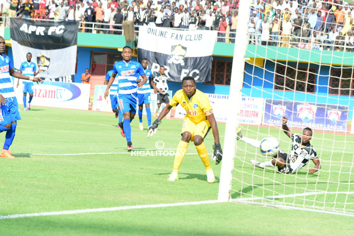 Issa Bigirimana atsinda igitego