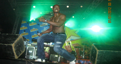 Frank Joe ashimisha abafana.