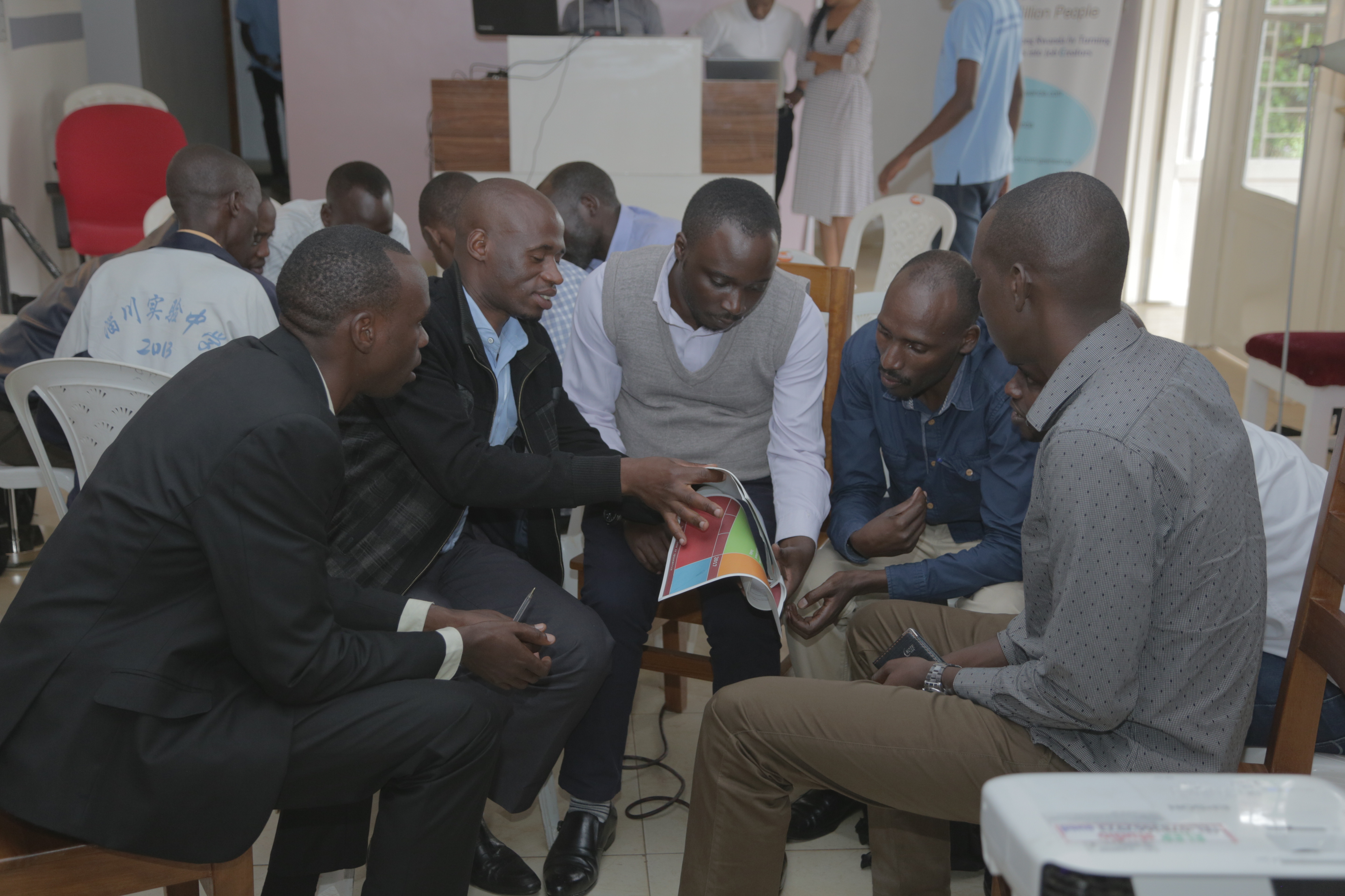 Bakoze n'amatsinda aho basangiye ubunararibonye bafite mu kazi ko kwigisha 