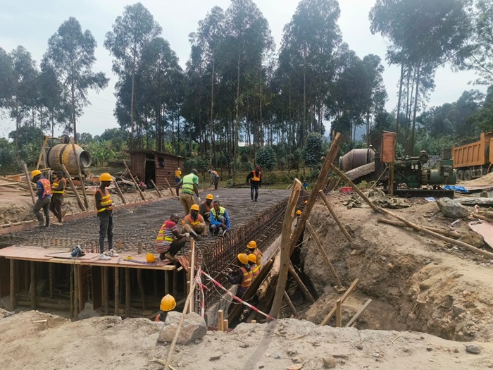 Mu birimo gukorwa harimo no kuhashyira ibiraro