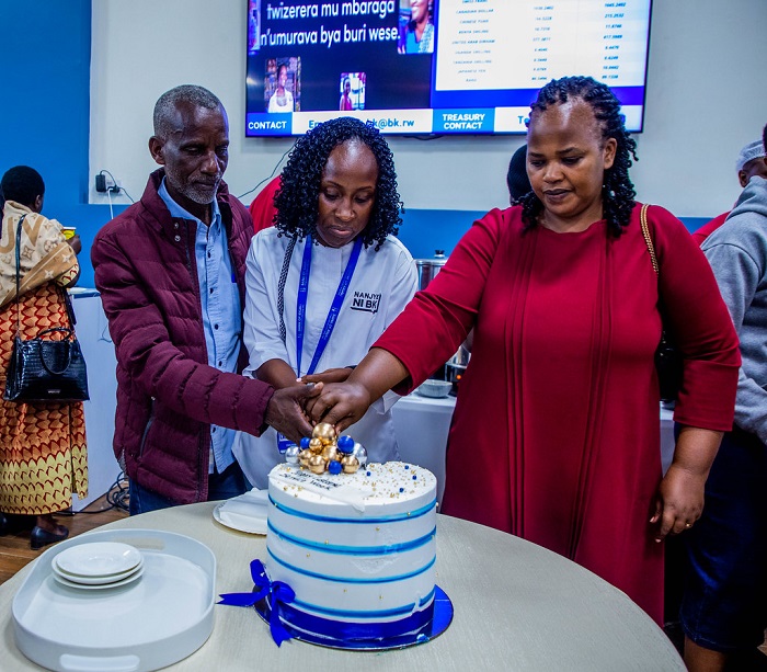 Wari umwanya wo gusabana ku bakiriya n'abakozi ba BK