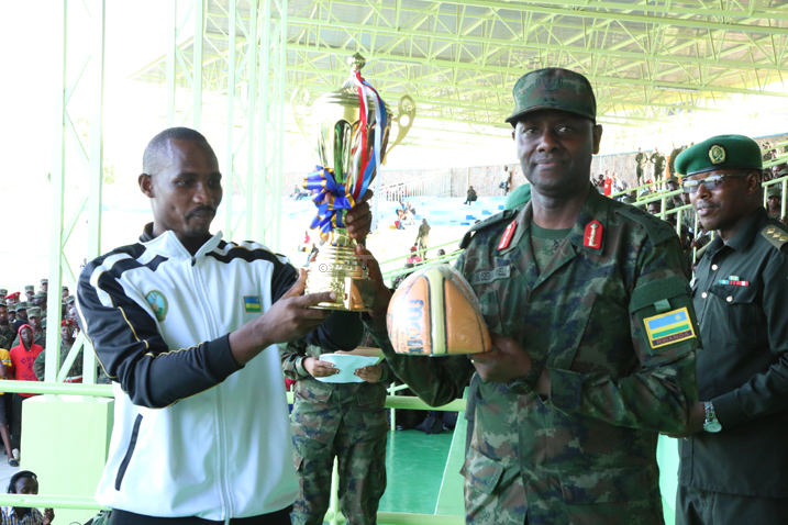 Muri Basket igikombe cyegukanwe n'ikipe y'Icyicaro gikuru cy'ingabo z'igihugu