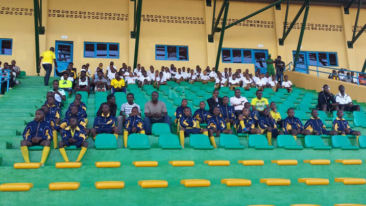 Abakiri bato nabo bari baje kureba umupira