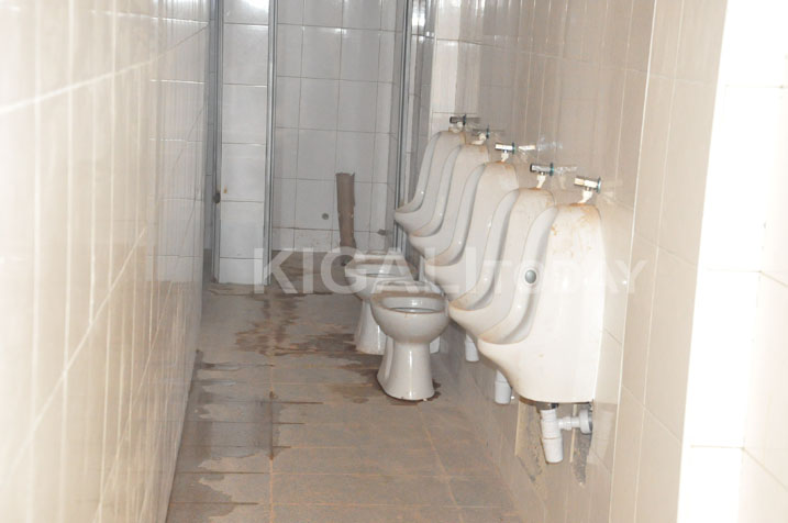 Ubwiherero bwa Stade Huye