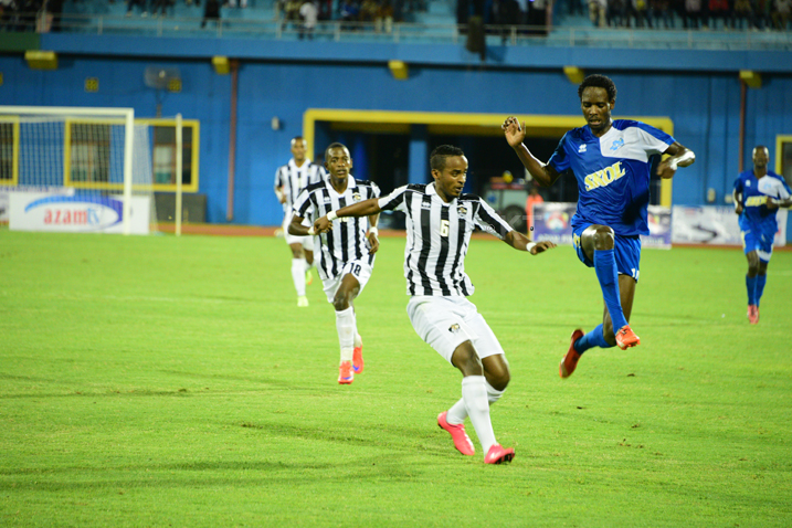 Davis Kasirye ubwo yatsindaga APR Fc ibitego bitatu, ibinyamakuru bya Uganda byanditse ko ari ibuye abubatsi banze