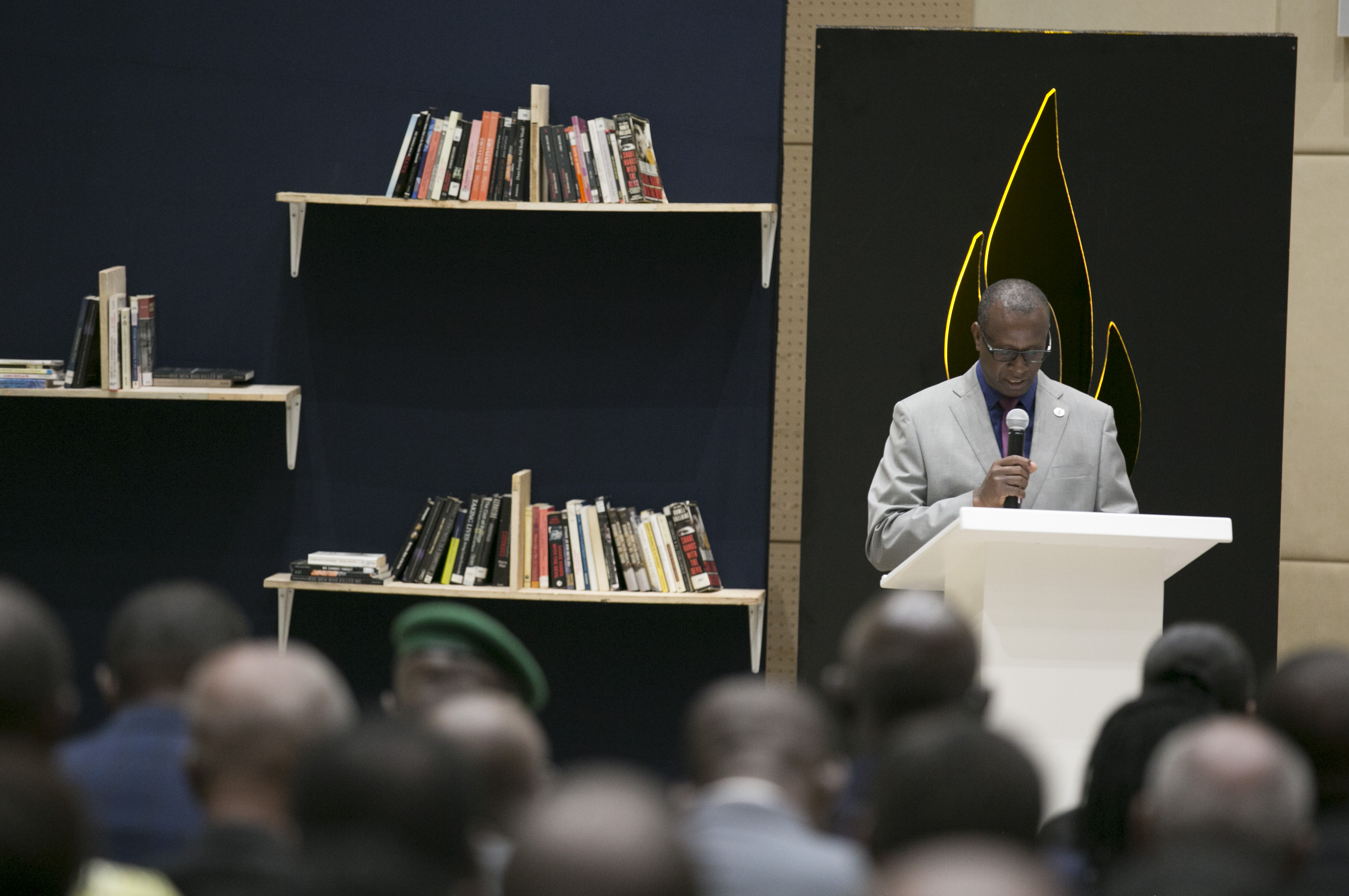 Dr Jean Damascene Bizimana, yashimiye Dr CP Nyamwasa umwanya yafashe akandika iki gitabo 