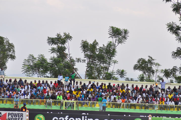 Abafana nk'ibisanzwe bari benshi