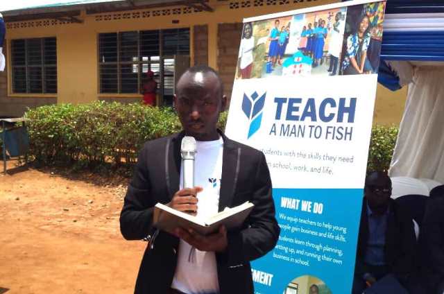Sharon Munyazikwiye, Umuyobozi wa Teach A Man To Fish mu Rwanda