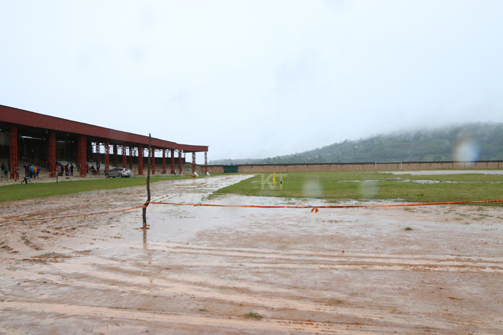 Ikirere nticyatumye abafana birebera umukino