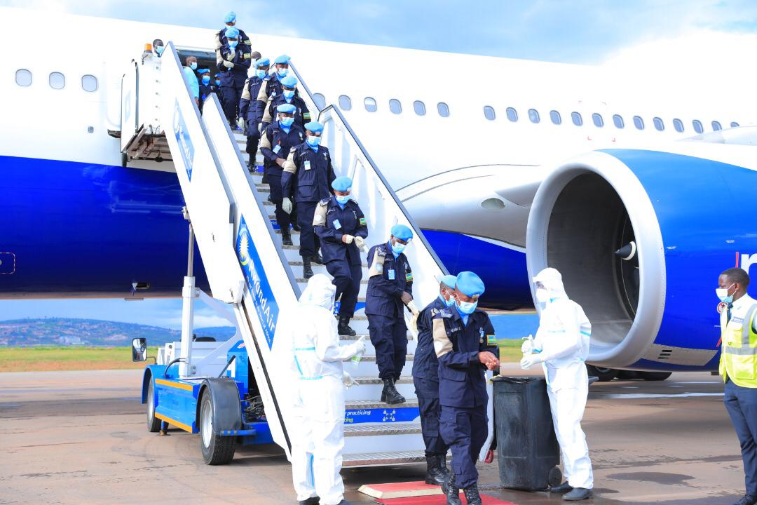 Abagiye babisikanye n'Aba Polisi 80 bataha