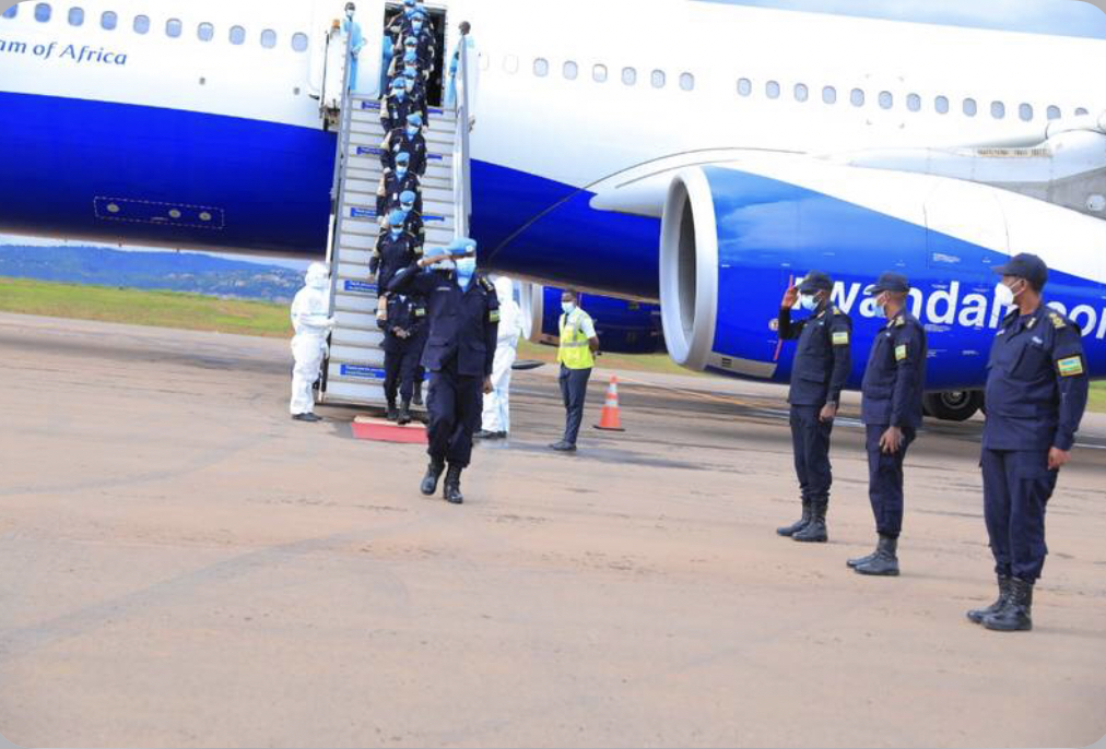 CP John Bosco Kabera yakira abapolisi 80 bavuye mu butumwa bw'Amahoro