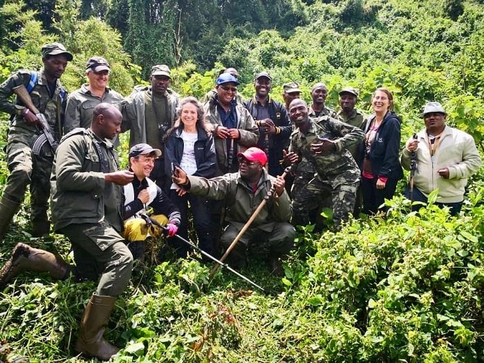 Ba mukerarugendo bishimira gusura Pariki y'Ibirunga