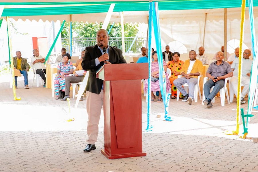 Dr Merard Mpabwanamaguru 