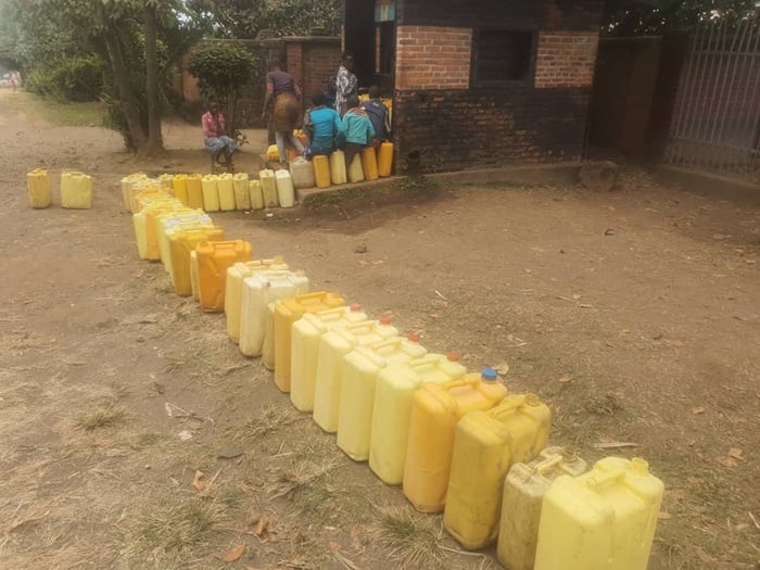 Kubona amazi meza kuri bose biracyari ingorabahizi