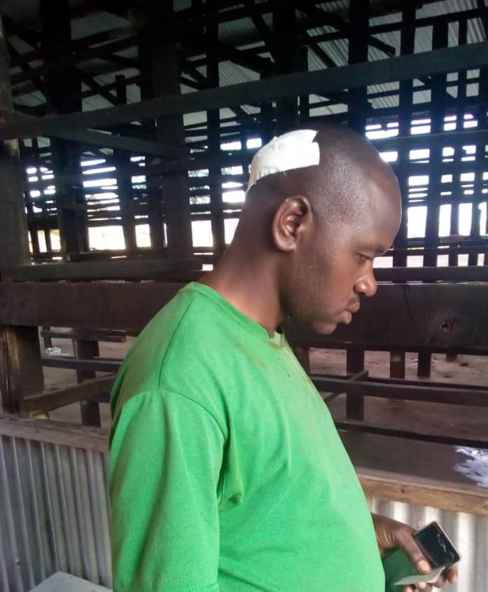 Maniriho Martin yakubiswe ubwo yarimo abwira abaturage kubahiriza amabwiriza yo kwirinda Coronavirus