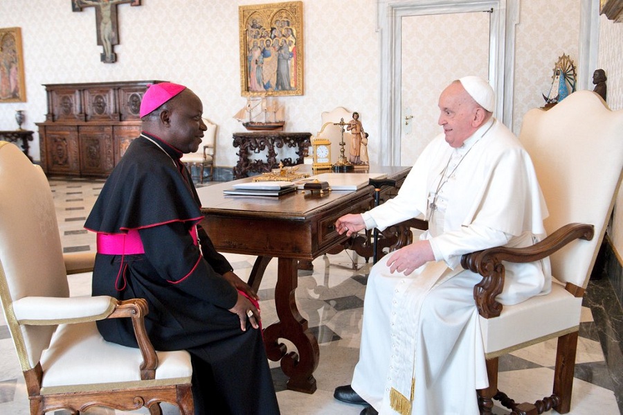 Musenyeri Baltazar Ntivuguruzwa yagiranye ikiganiro na Papa Francis