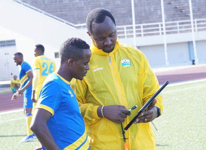 Umutoza Mashami Vincent nawe yatangaje ko ibyangombwa byabonetse, hasigaye ko CAF ibyemeza ubundi agakina