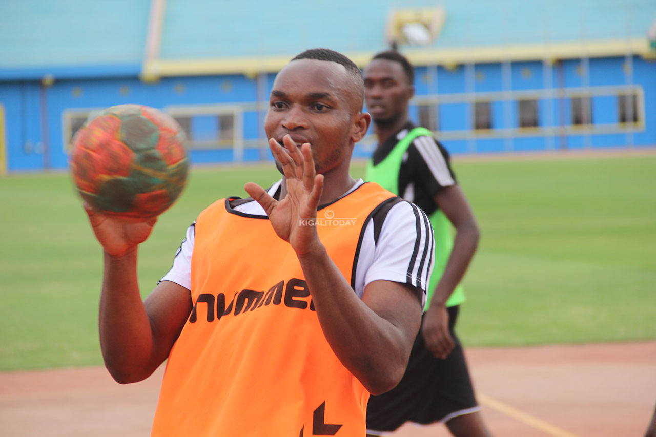 Muhawenayo Jean Paul wari umwe mu bakinnyi bafatiye runini APR HC yamaze kwerekeza muri Gicumbi HC