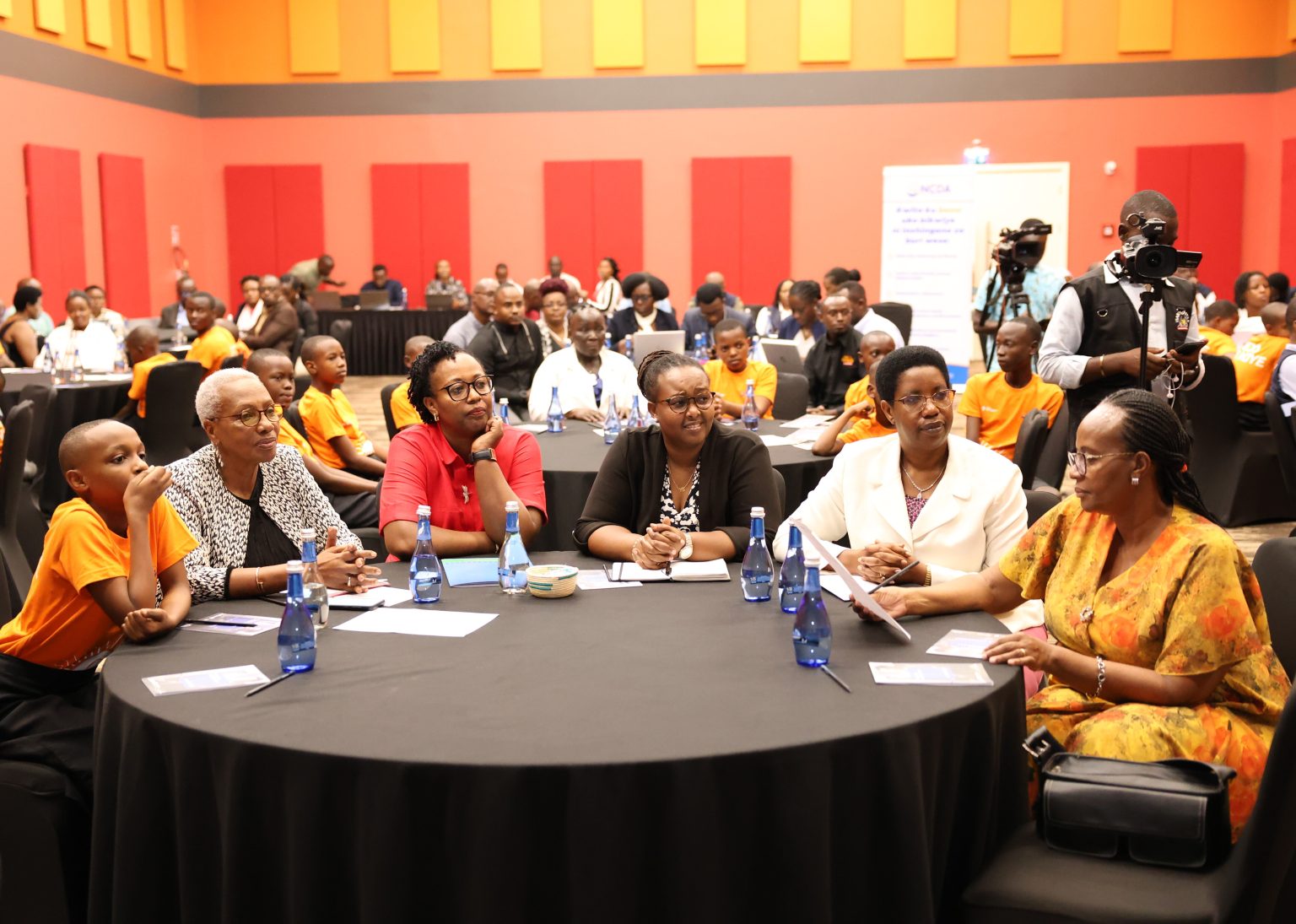 Hakozwe ibiganiro byibanze ku bikorwa bitandukanye bigamije guteza imbere uburenganzira bw'umwana