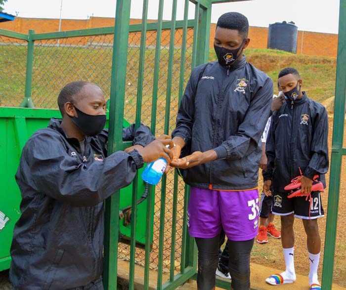 Mbere y'imyitozo babanzaga gukaraba intoki hifashishijwe umuti wabugenewe