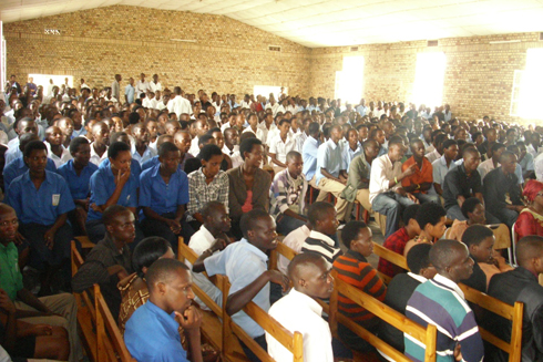 Abanyamuryango ba AERG mu bigo bitandukanye birimo n