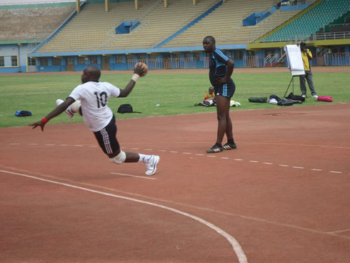 APR HC ikina na Police HC kuri stade Amahoro.