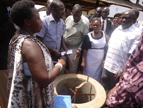 Aba badepite basobanuriwe imikorere ya biyogazi bagira amatsiko cyane kuko bamwe basaga n