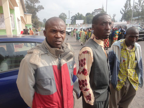 Aba bagabo ngo babarimo amafaranga atari munsi y