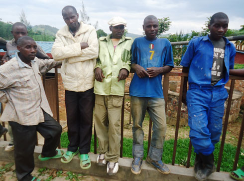 Aba baturage barishyuza amafaranga bakoreye mu bwubatsi bw