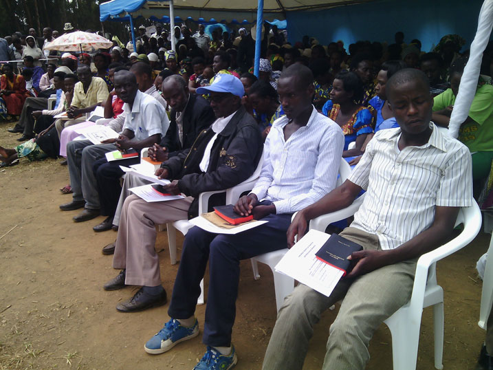 Aba ni bamwe mu bafashije kwigisha abatar bazi gusoma no kwandika.