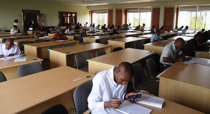 Kuri uyu wa 10/06/2014, hakozwe ibizami by'abashaka kuba abanyamwuga mu by'ibaruramari.