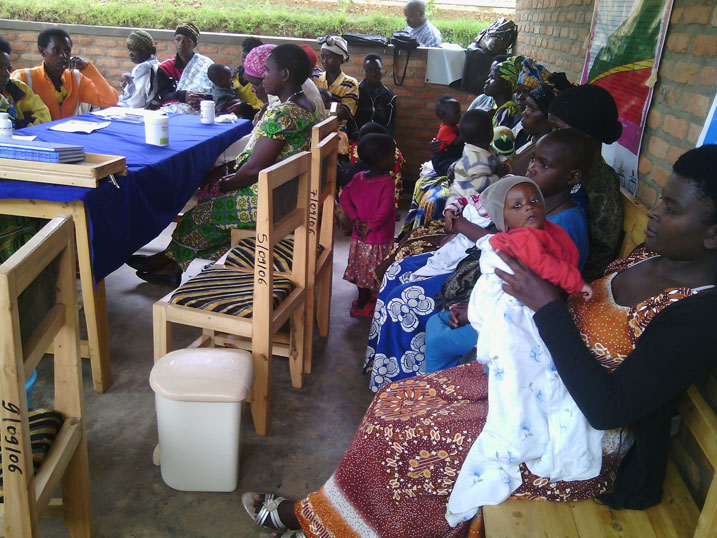 Ababyeyi ngo bamenye akamaro ko gukingiza bigatuma bitabira.